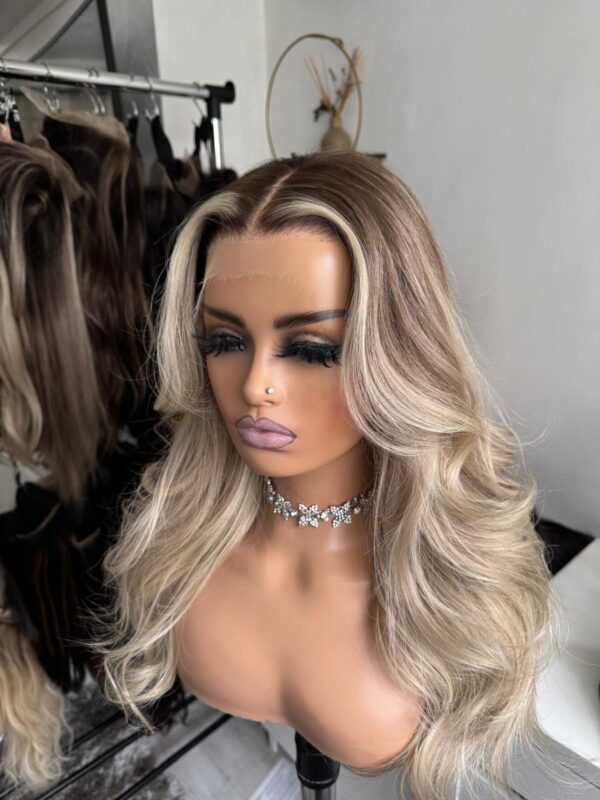 Ash Blonde Layered Luxe Wig